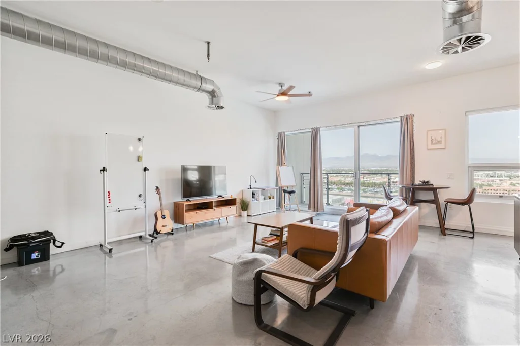 200 Hoover, Las Vegas, NV 89101