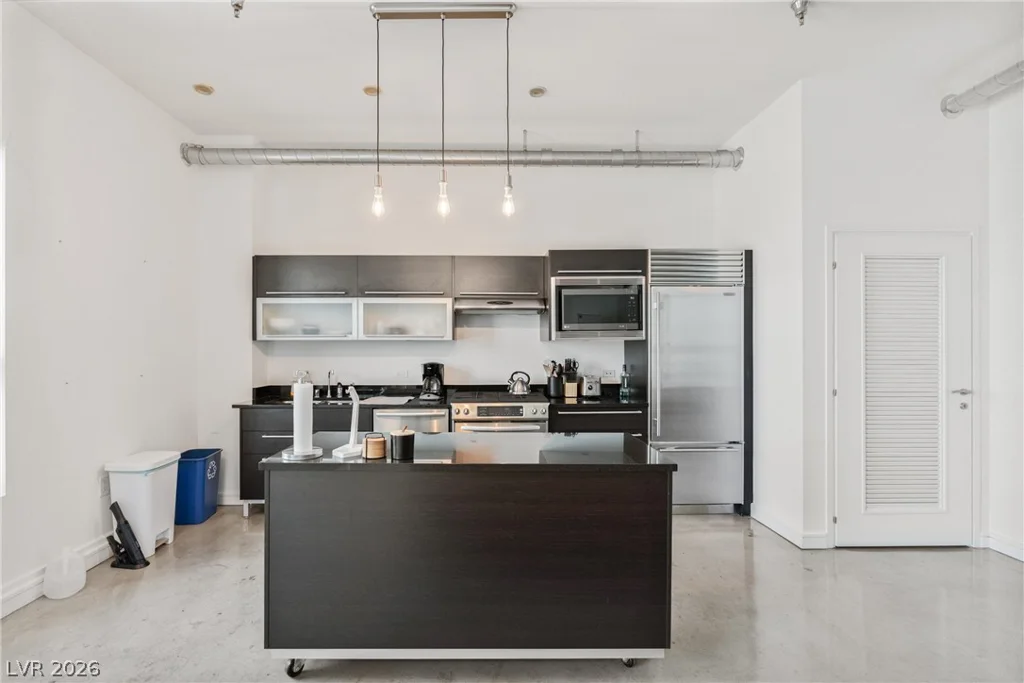 200 Hoover, Las Vegas, NV 89101