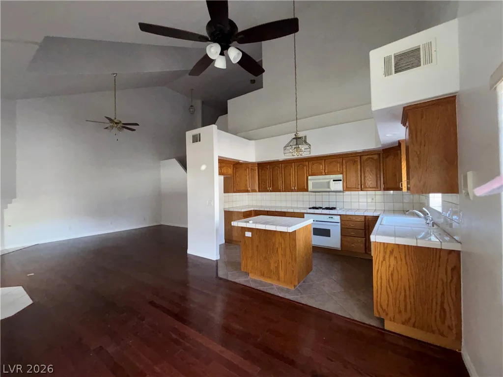 5070 Tara, Las Vegas, NV 89146