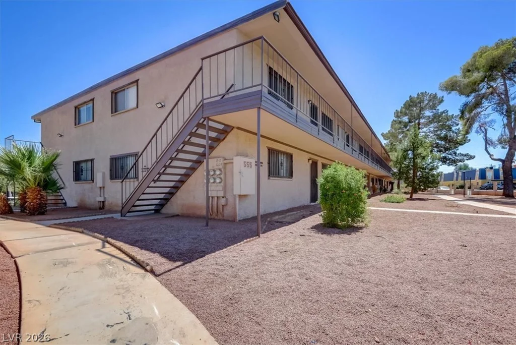 555 Royal Crest, Las Vegas, NV 89169