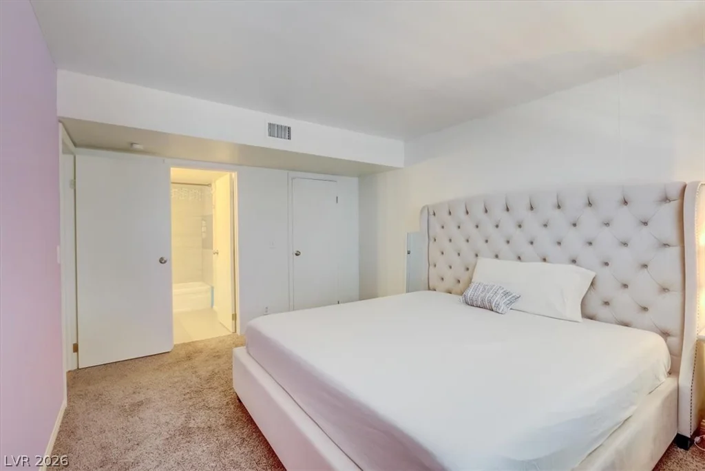 555 Royal Crest, Las Vegas, NV 89169