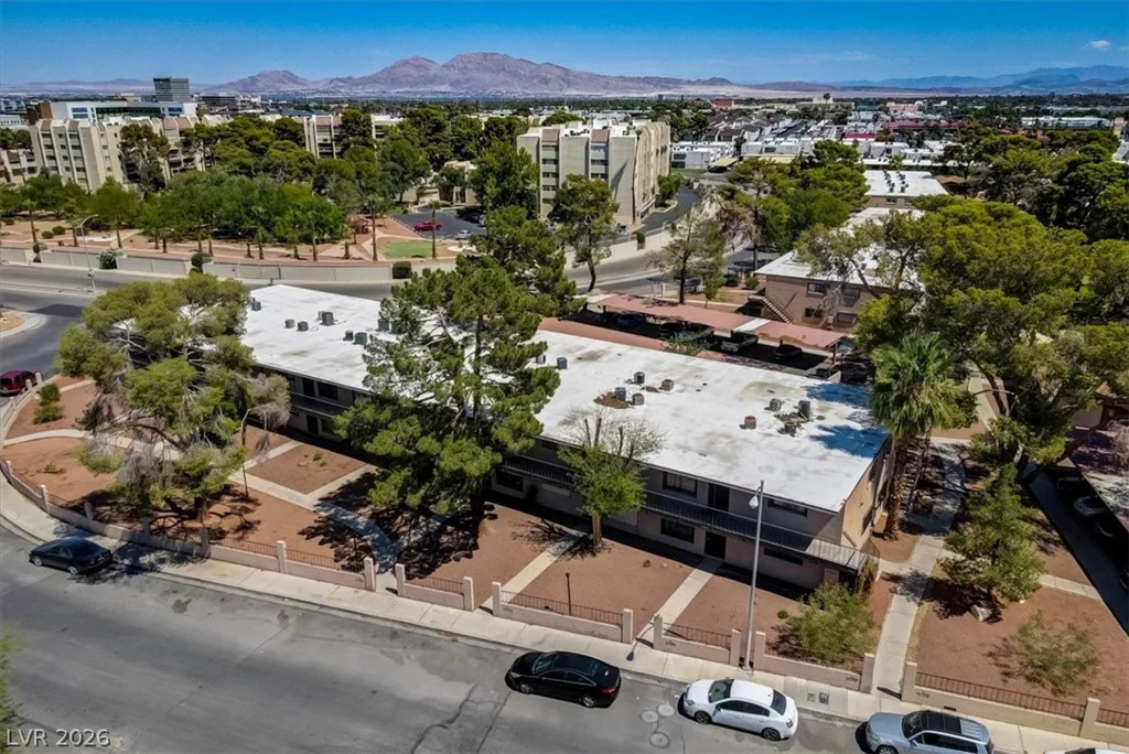 555 Royal Crest, Las Vegas, NV 89169