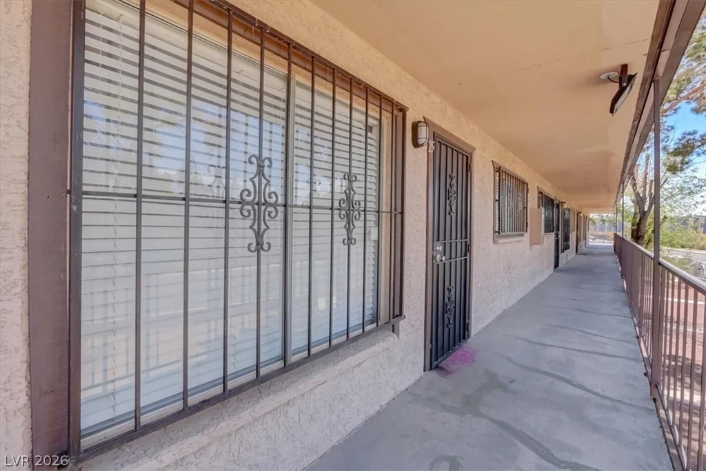 555 Royal Crest, Las Vegas, NV 89169