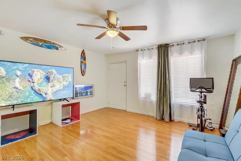 555 Royal Crest, Las Vegas, NV 89169