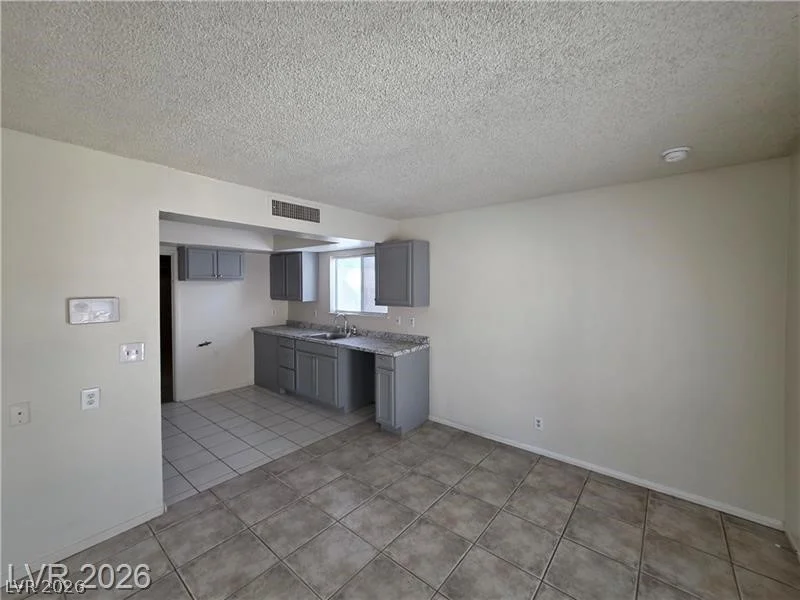 7235 Wichita, Las Vegas, NV 89119