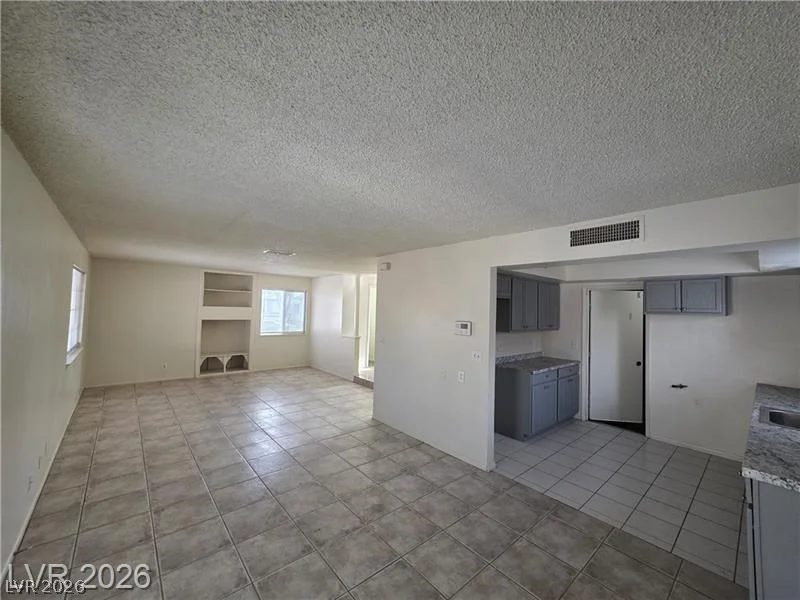 7235 Wichita, Las Vegas, NV 89119