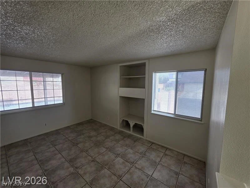 7235 Wichita, Las Vegas, NV 89119