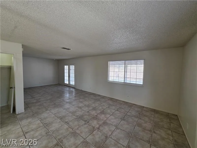 7235 Wichita, Las Vegas, NV 89119