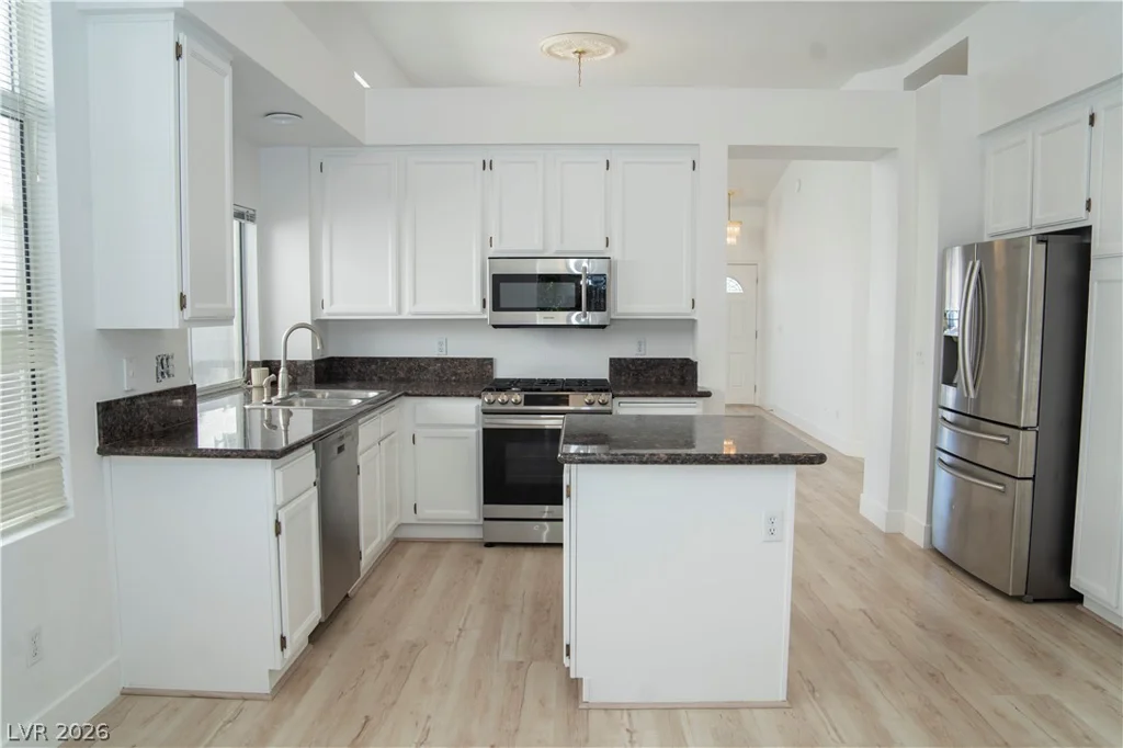 1417 Country Hollow, Las Vegas, NV 89117