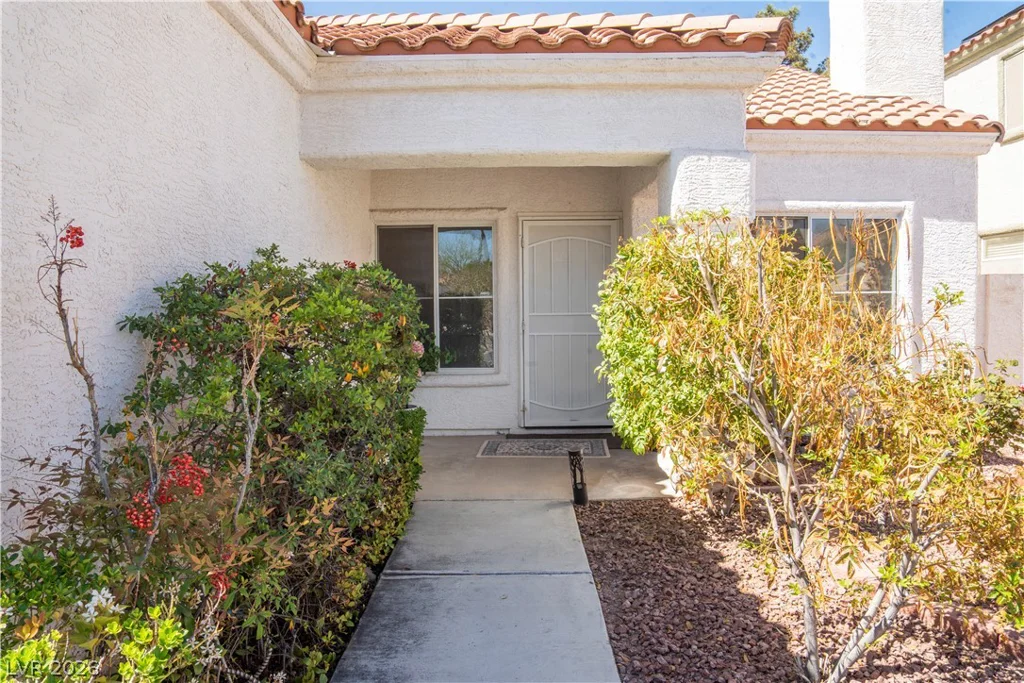 1417 Country Hollow, Las Vegas, NV 89117