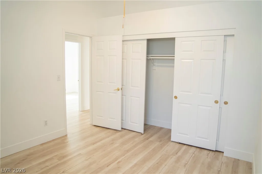 1417 Country Hollow, Las Vegas, NV 89117