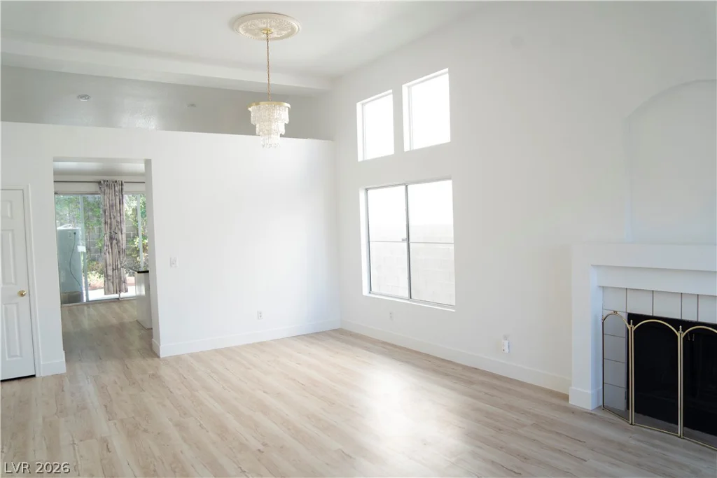 1417 Country Hollow, Las Vegas, NV 89117