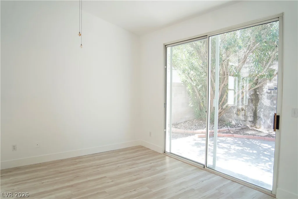 1417 Country Hollow, Las Vegas, NV 89117