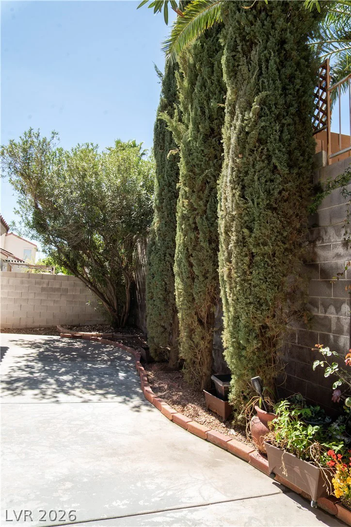 1417 Country Hollow, Las Vegas, NV 89117