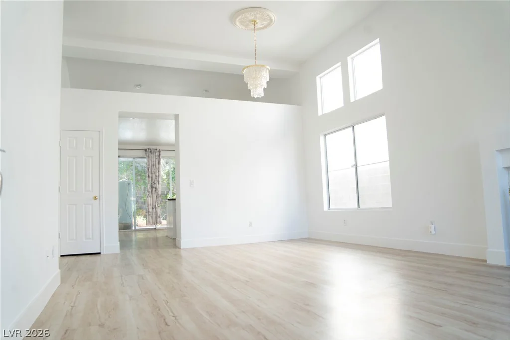 1417 Country Hollow, Las Vegas, NV 89117
