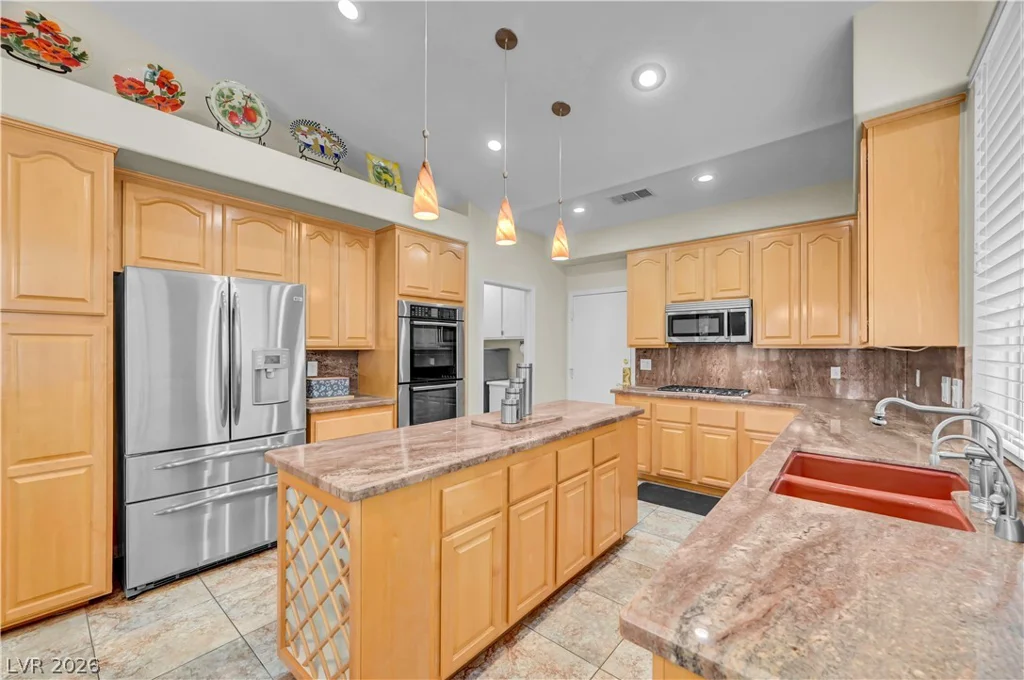 8421 Willow Point, Las Vegas, NV 89128