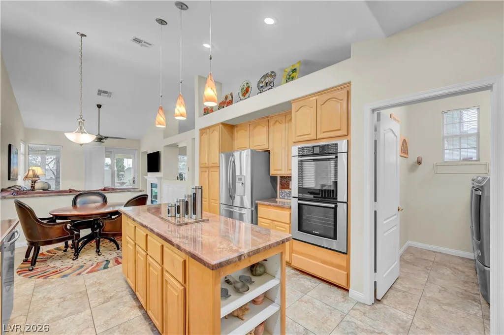 8421 Willow Point, Las Vegas, NV 89128