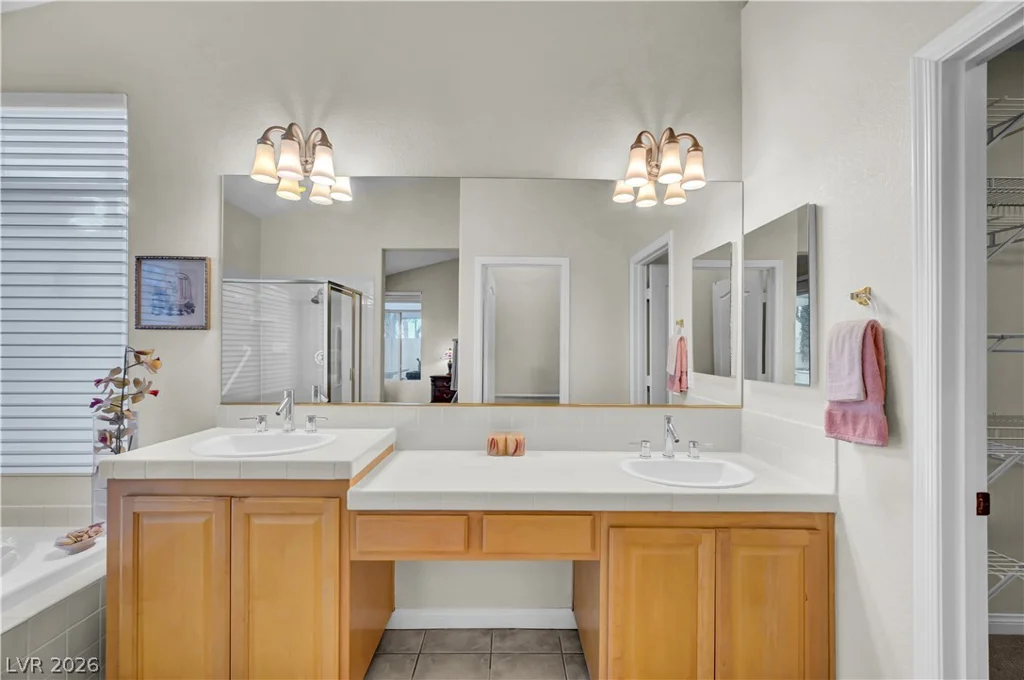 8421 Willow Point, Las Vegas, NV 89128