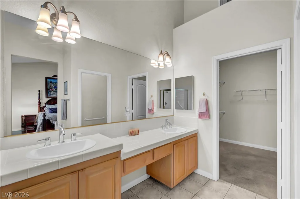 8421 Willow Point, Las Vegas, NV 89128
