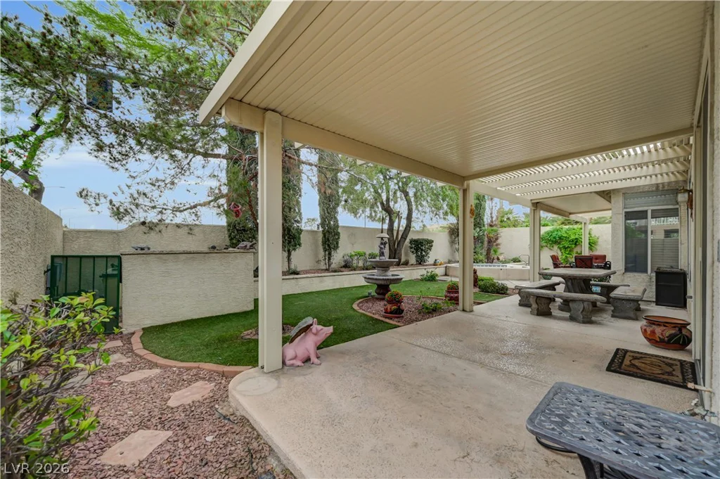 8421 Willow Point, Las Vegas, NV 89128