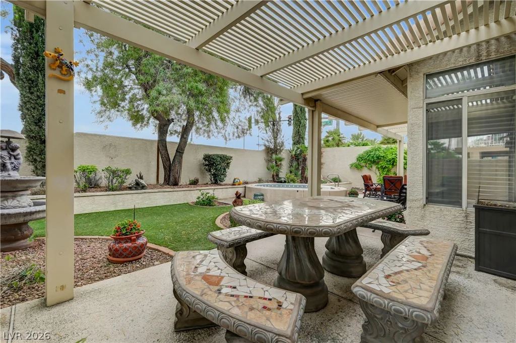 8421 Willow Point, Las Vegas, NV 89128