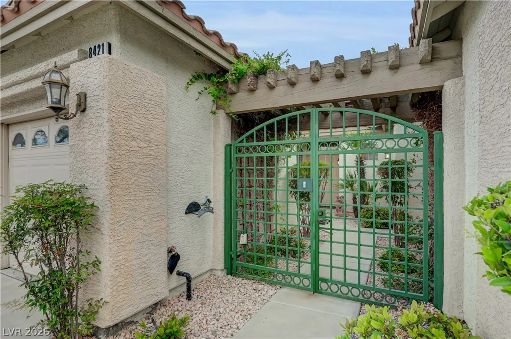 8421 Willow Point, Las Vegas, NV 89128