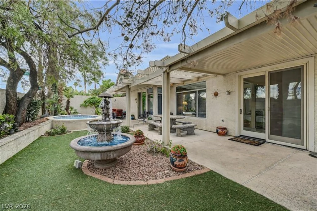 8421 Willow Point, Las Vegas, NV 89128