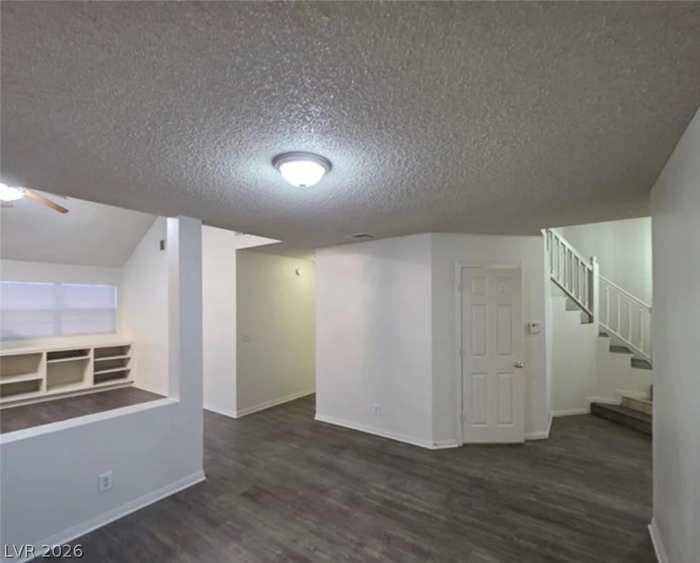 6561 Avon, Las Vegas, NV 89108