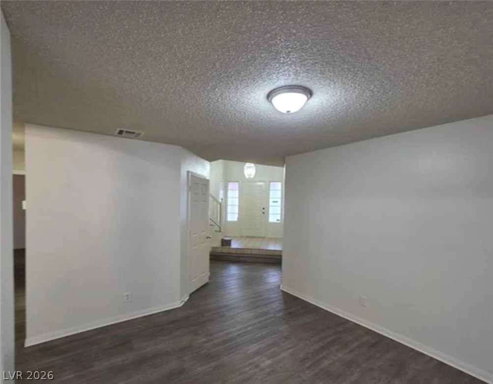 6561 Avon, Las Vegas, NV 89108