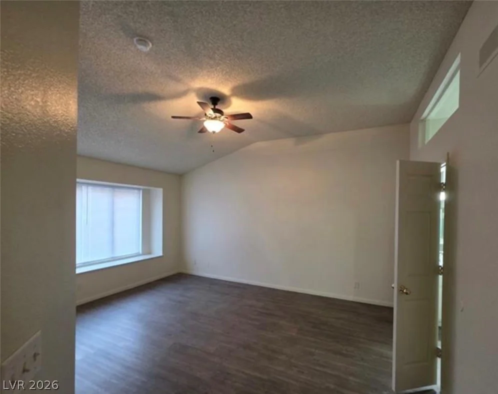 6561 Avon, Las Vegas, NV 89108