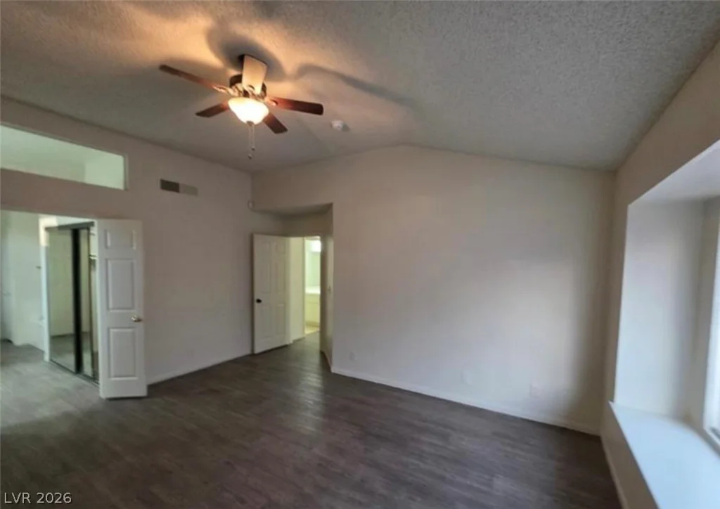 6561 Avon, Las Vegas, NV 89108