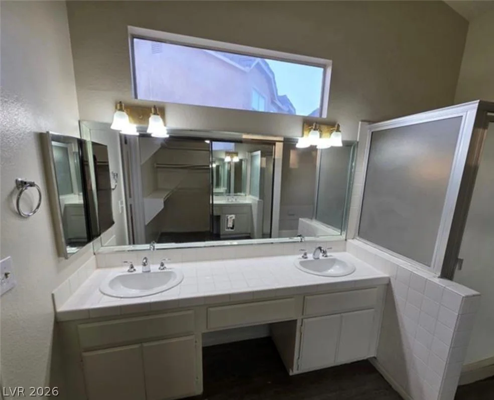 6561 Avon, Las Vegas, NV 89108