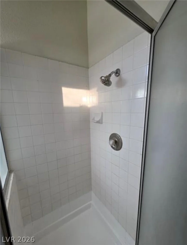 6561 Avon, Las Vegas, NV 89108