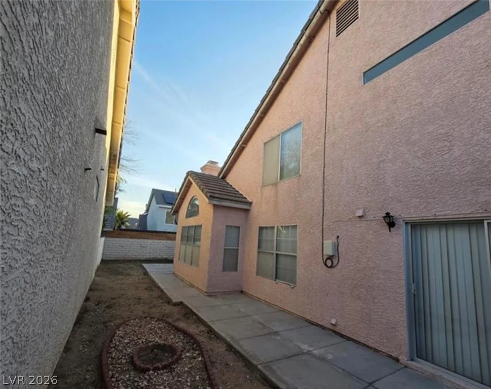 6561 Avon, Las Vegas, NV 89108