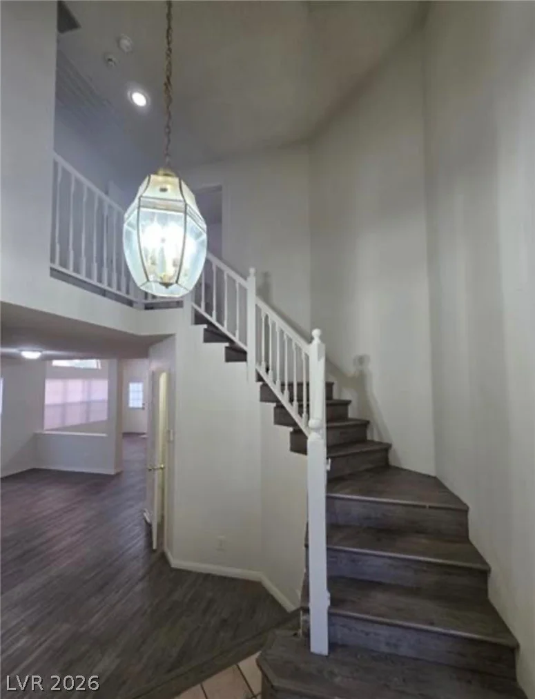 6561 Avon, Las Vegas, NV 89108