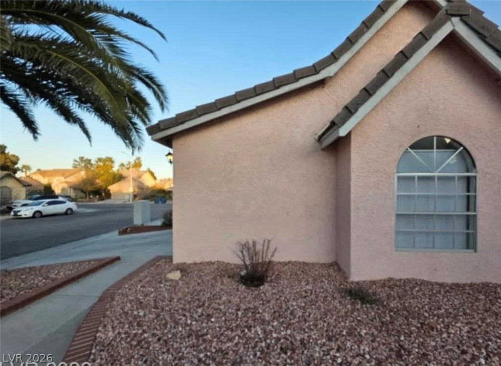 6561 Avon, Las Vegas, NV 89108
