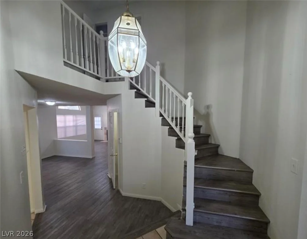 6561 Avon, Las Vegas, NV 89108