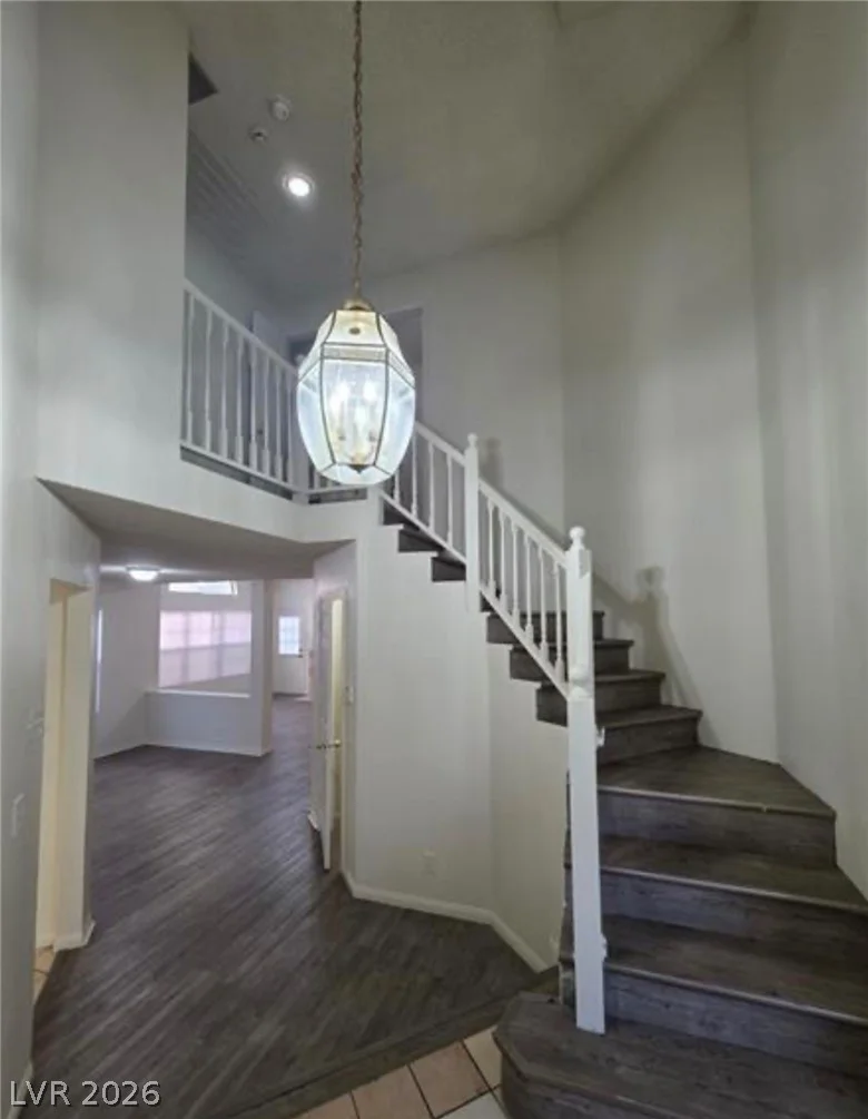 6561 Avon, Las Vegas, NV 89108