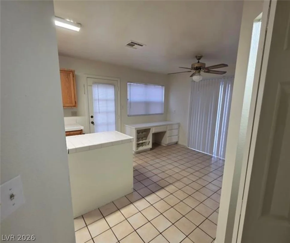 6561 Avon, Las Vegas, NV 89108
