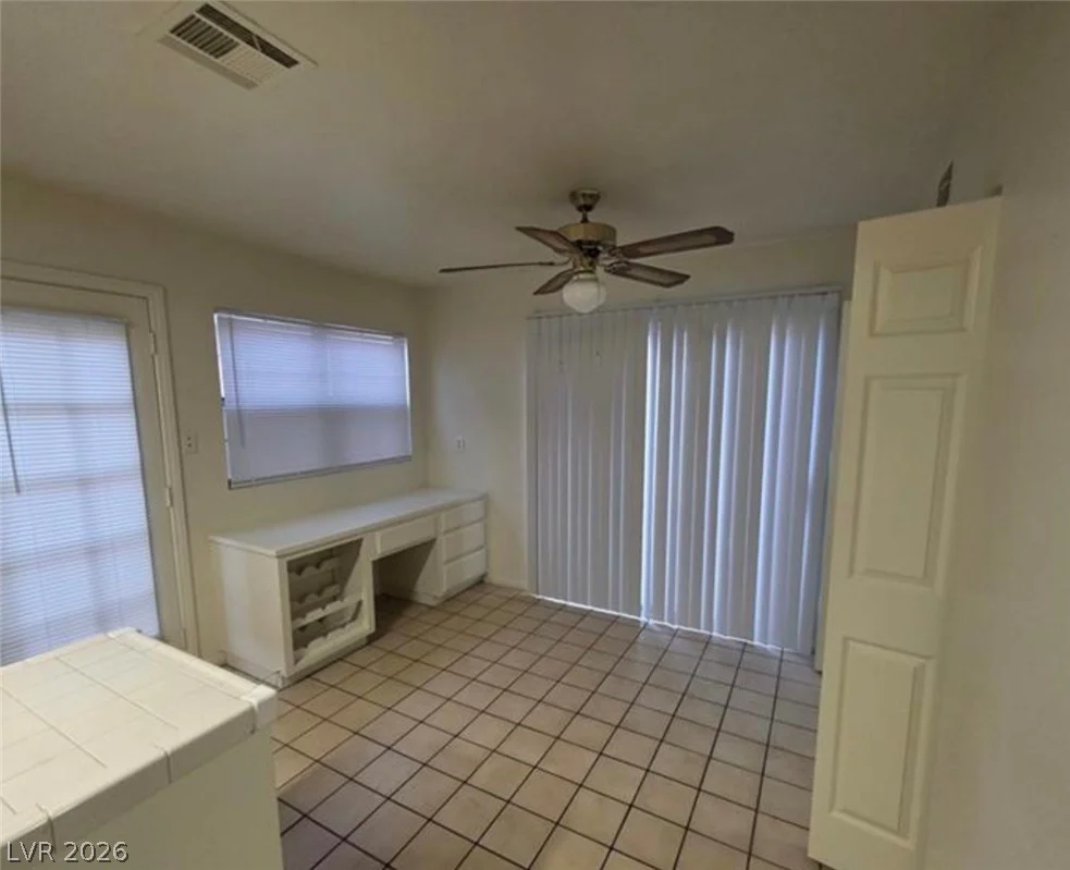 6561 Avon, Las Vegas, NV 89108