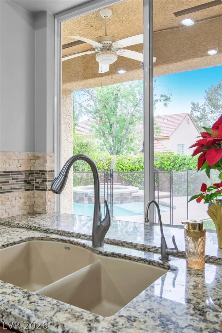 1000 Meadowleah, Las Vegas, NV 89145