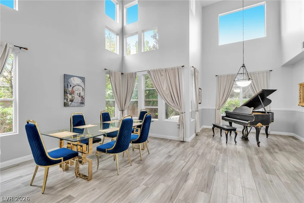 1000 Meadowleah, Las Vegas, NV 89145