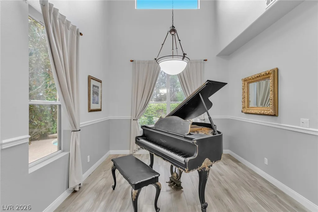 1000 Meadowleah, Las Vegas, NV 89145