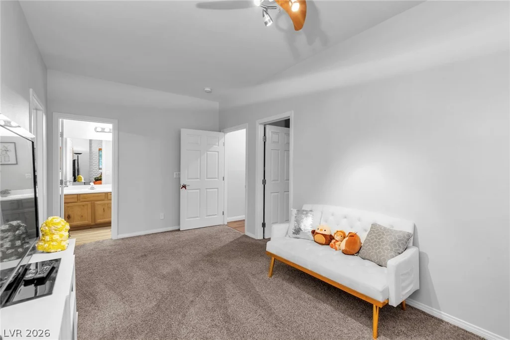 1000 Meadowleah, Las Vegas, NV 89145
