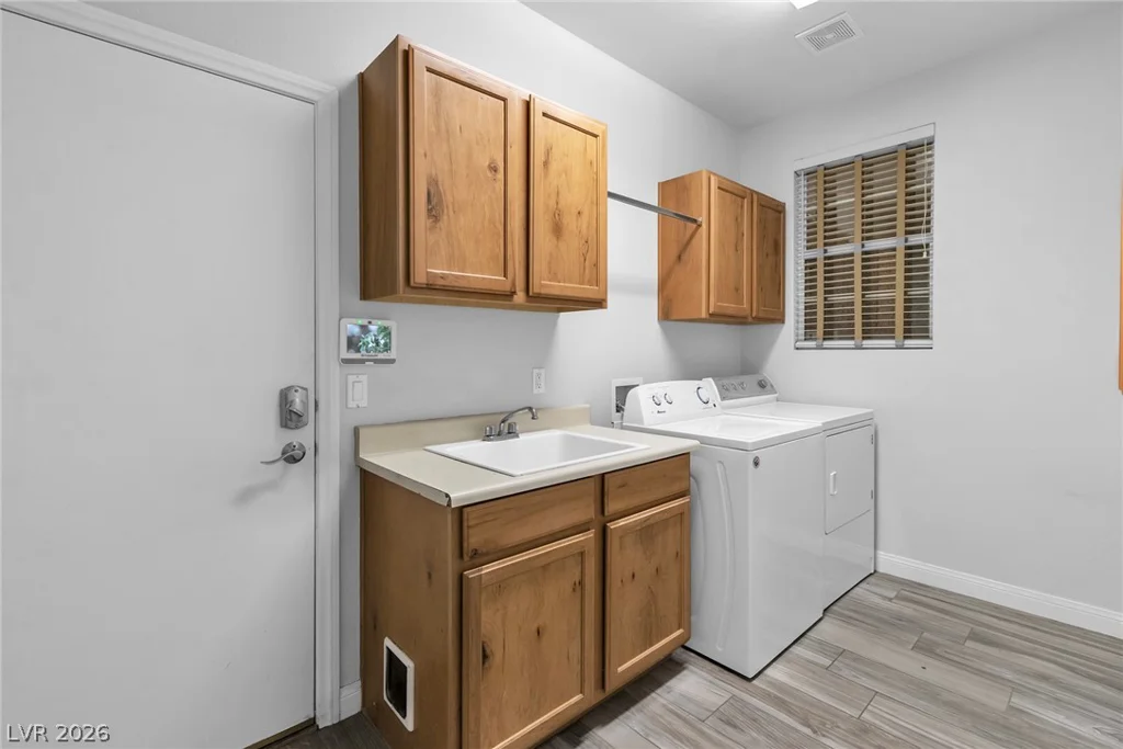 1000 Meadowleah, Las Vegas, NV 89145
