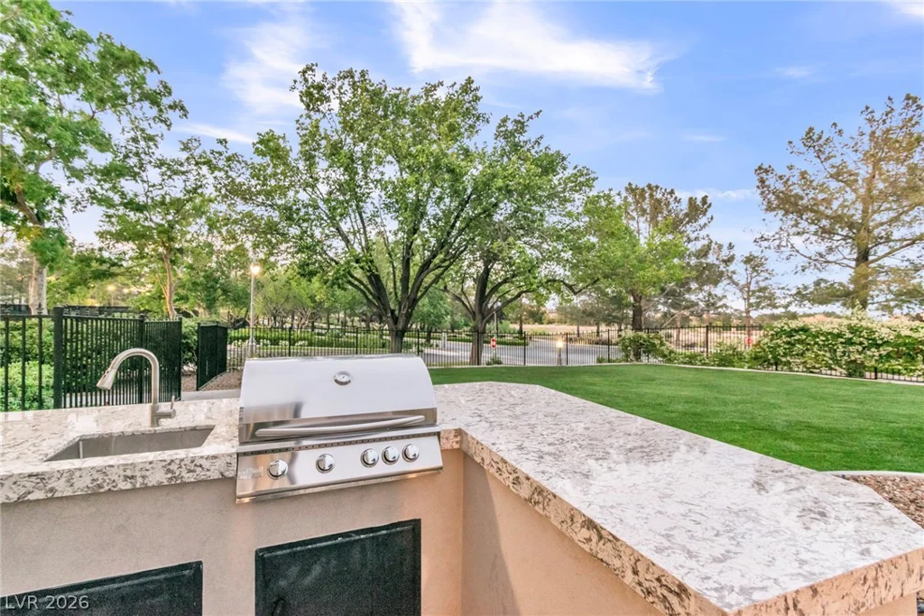 1000 Meadowleah, Las Vegas, NV 89145