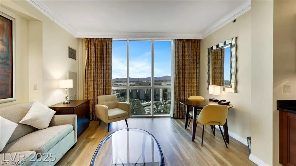 135 HARMON, Las Vegas, NV 89109