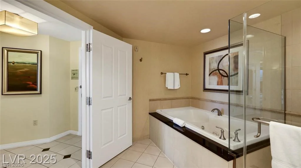 135 HARMON, Las Vegas, NV 89109