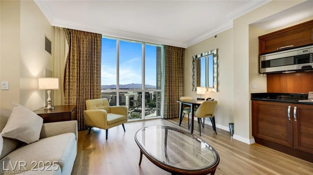 135 HARMON, Las Vegas, NV 89109