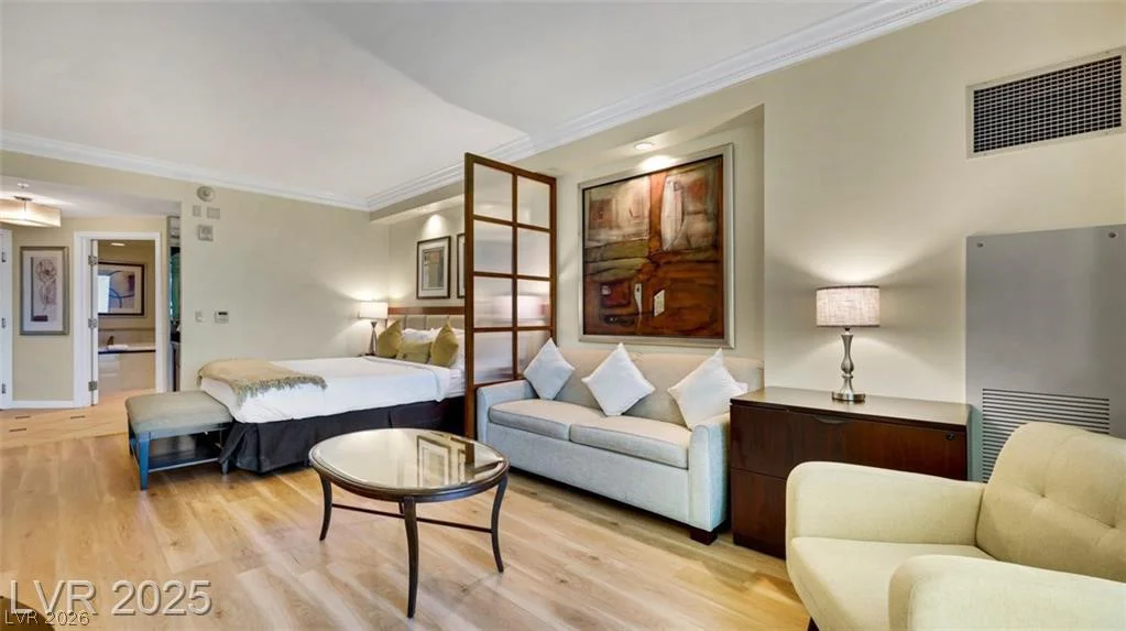 135 HARMON, Las Vegas, NV 89109
